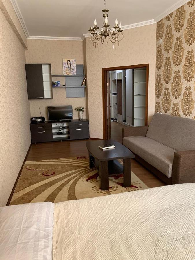 Bishkek, Promenade Apartment ภายนอก รูปภาพ