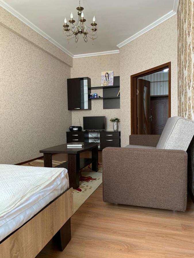 Bishkek, Promenade Apartment ภายนอก รูปภาพ